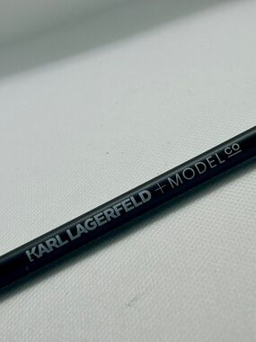 Karl Lagerfeld & ModelCo - Deep Black - Long-Lasting Liquid Eye Liner